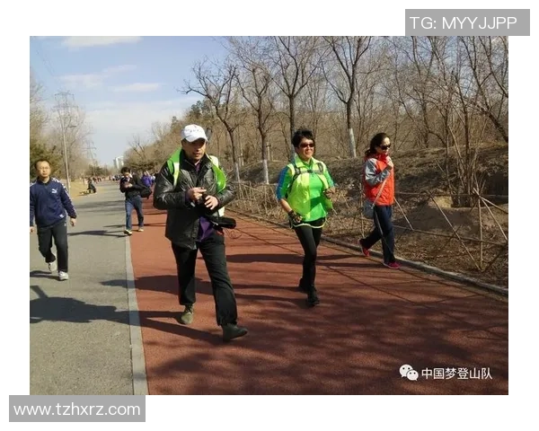 杭州足球队在钻石联赛中的拼搏历程与辉煌成就回顾