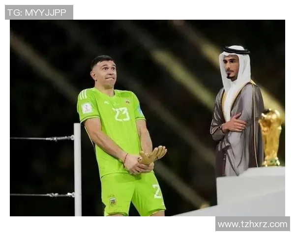 足球明星因不雅动作引发争议球迷反应不一引发热议 足球明星因不雅动作引发争议球迷反应不一引发热议